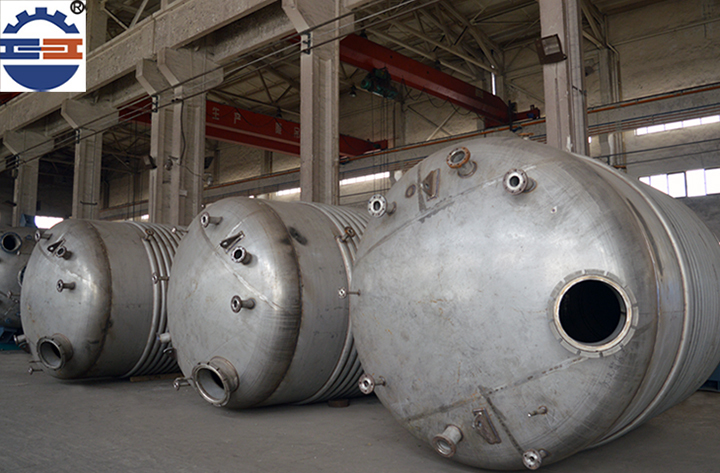 不銹鋼外盤管反應釜 不銹鋼外盤管反應釜