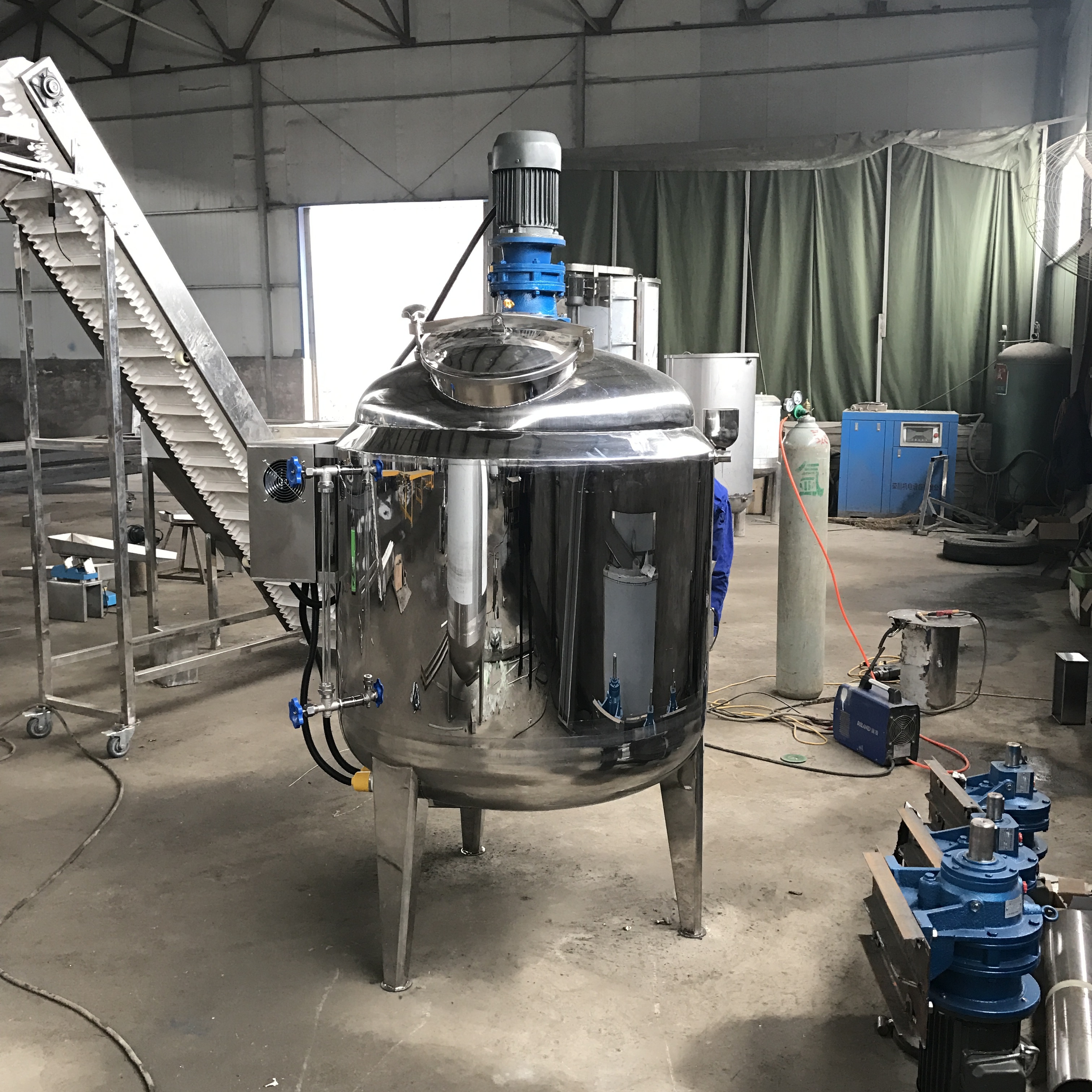 定期清洗不銹鋼反應釜需要注意哪些問題？